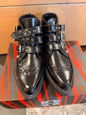 T.U.K. A8503 Shoes – Women’s US Size 7 – New